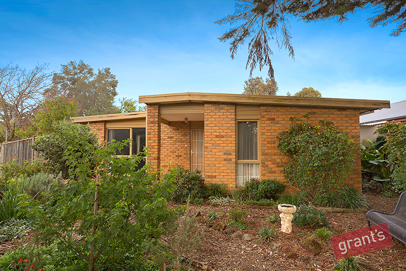 20 Ravensthorpe Crescent NARRE WARREN VIC 3805 House For Sale