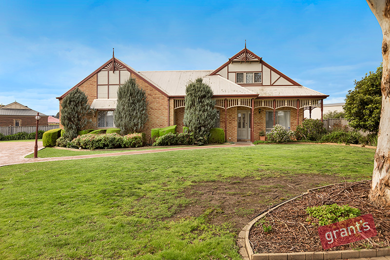 11 Arnott Place NARRE WARREN NORTH VIC 3804 House For Sale 17366751