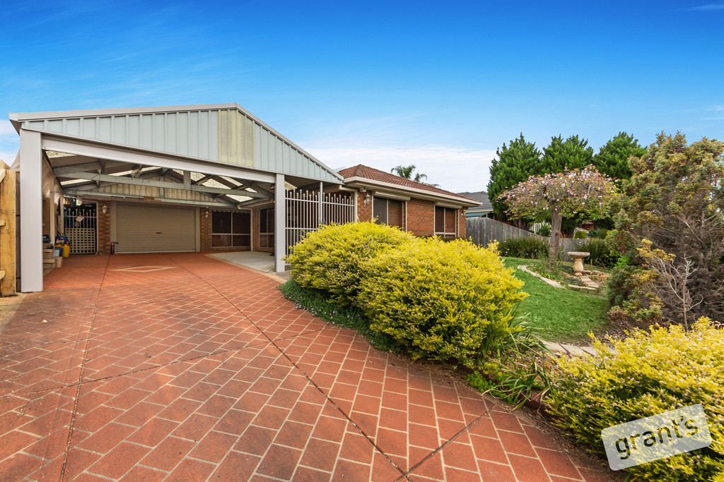 15 Greendale Court NARRE WARREN VIC 3805 House For Sale 19893242