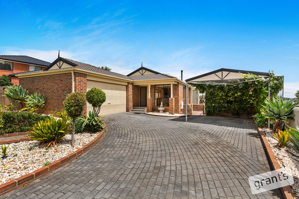 13 Ridgeway Chase NARRE WARREN SOUTH VIC 3805 House For Sale