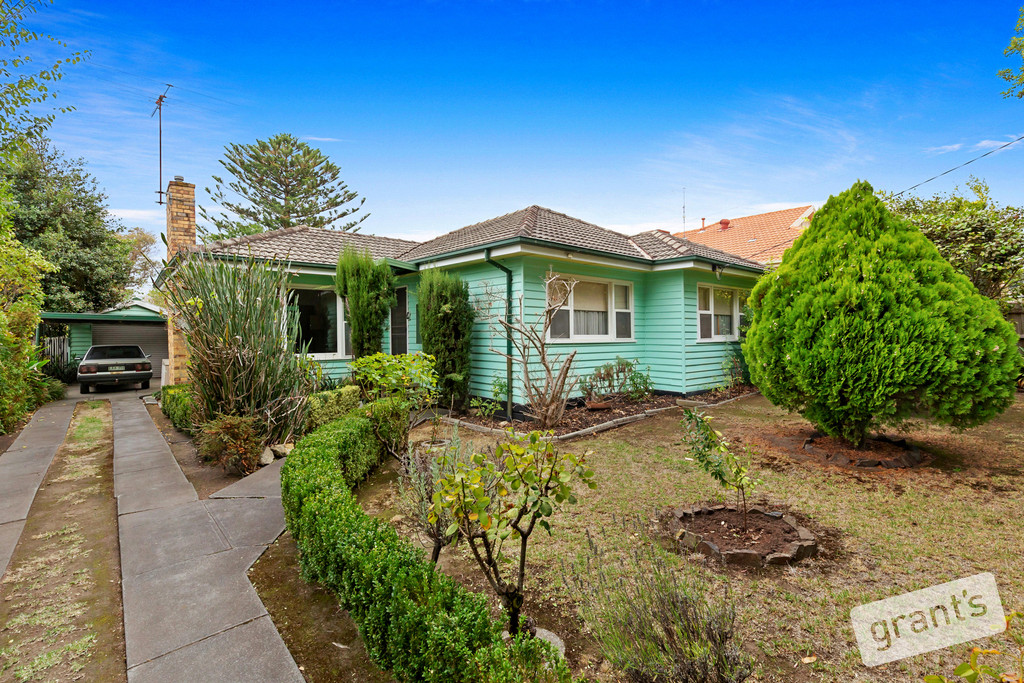 15 Peel Street BERWICK VIC 3806 House For Sale 2381819