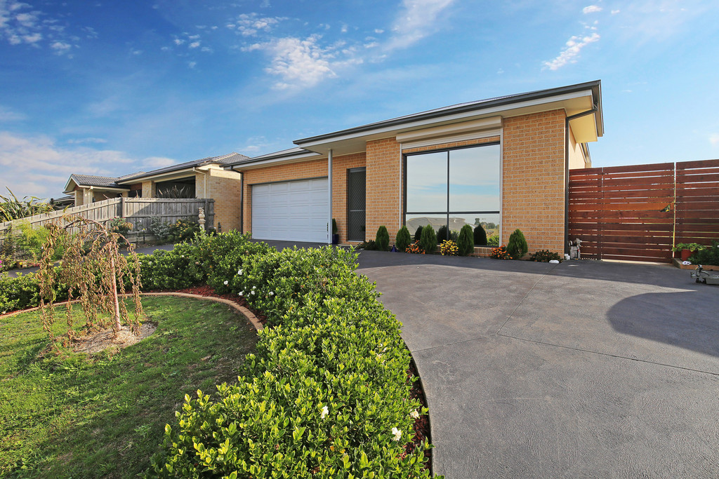 28 Massimo Way KORUMBURRA VIC 3950 House For Sale 20740399