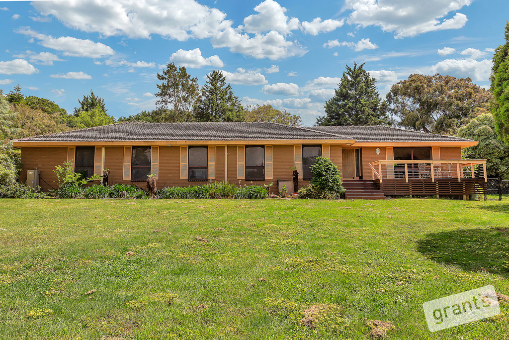 10 Oatlands Road NARRE WARREN NORTH VIC 3804 House For Sale 21552605