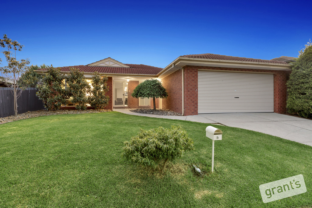 5 Shaftsbury Avenue BERWICK VIC 3806 House For Sale 5983055
