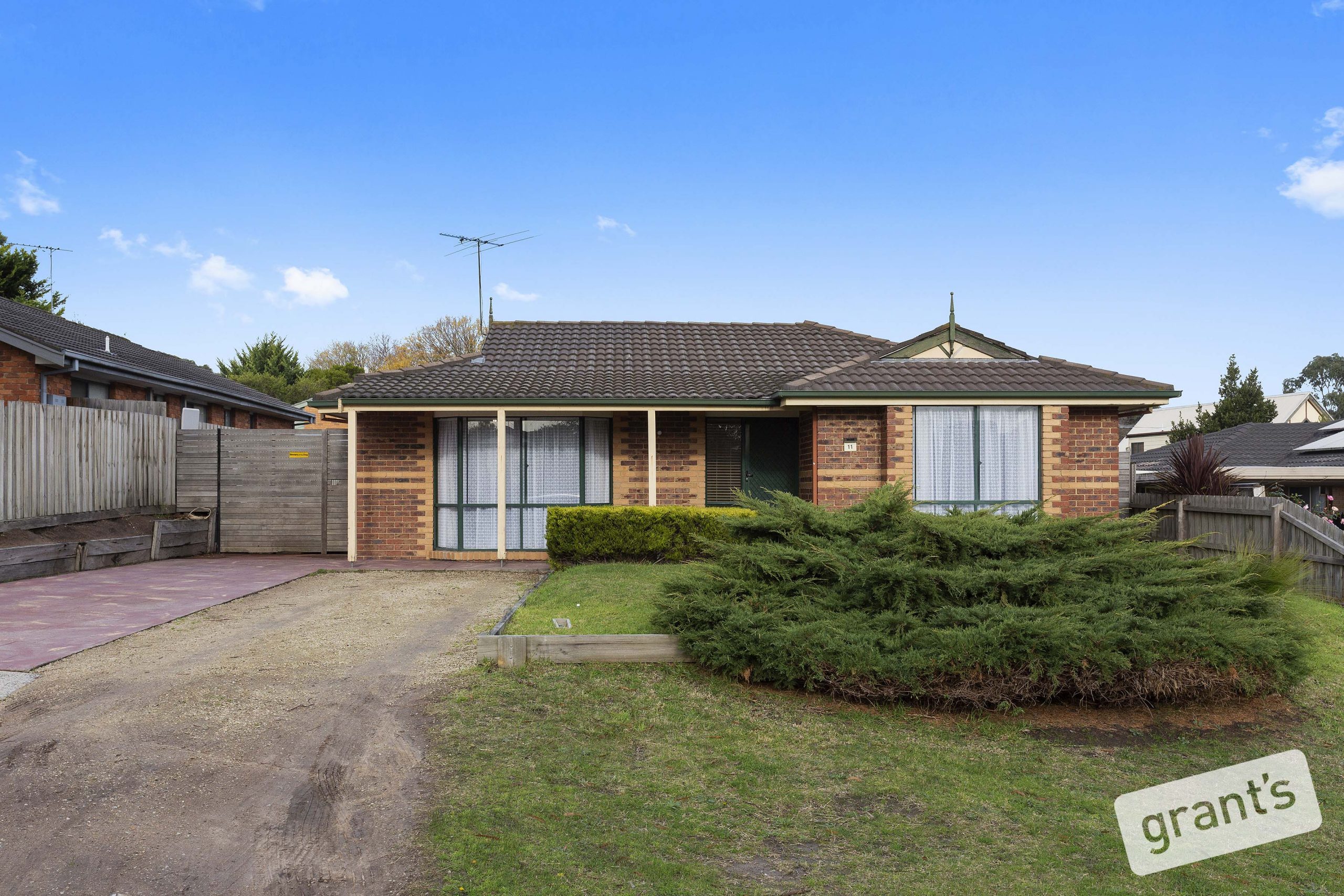 11 Stanton Close NARRE WARREN SOUTH VIC 3805 House For Sale L9452424